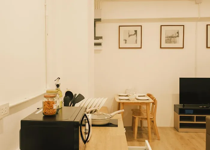 Апартаменты Silom I King Bed I Sleep 3 I 2 Bedroom Бангкок