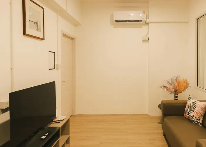 Silom I King Bed I Sleep 3 I 2 Bedroom Апартаменты *