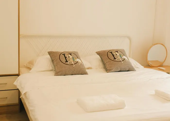 Silom I King Bed I Sleep 3 I 2 Bedroom Бангкок