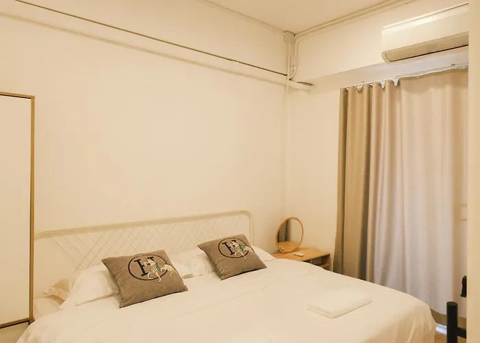 Апартаменты Silom I King Bed I Sleep 3 I 2 Bedroom