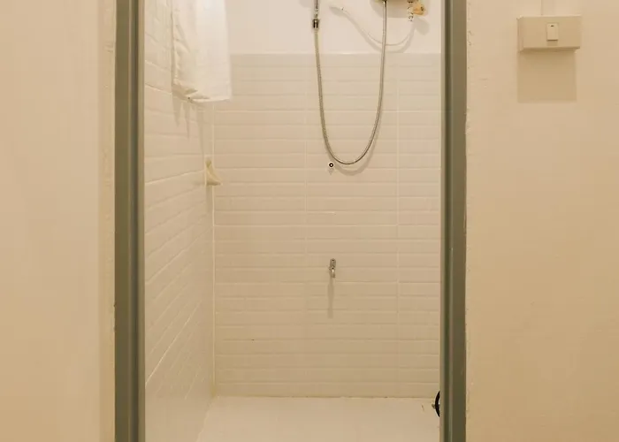 Silom I King Bed I Sleep 3 I 2 Bedroom Апартаменты Бангкок
