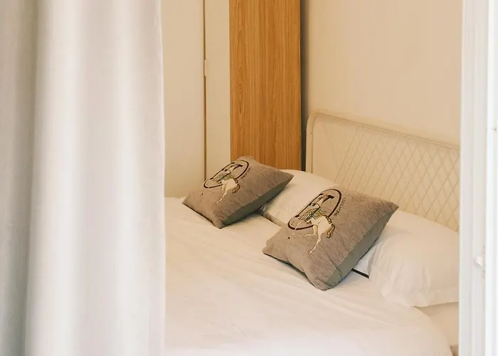 Silom I King Bed I Sleep 3 I 2 Bedroom Апартаменты