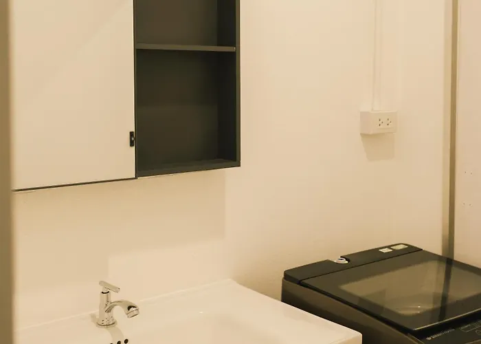 Silom I King Bed I Sleep 3 I 2 Bedroom Апартаменты Бангкок